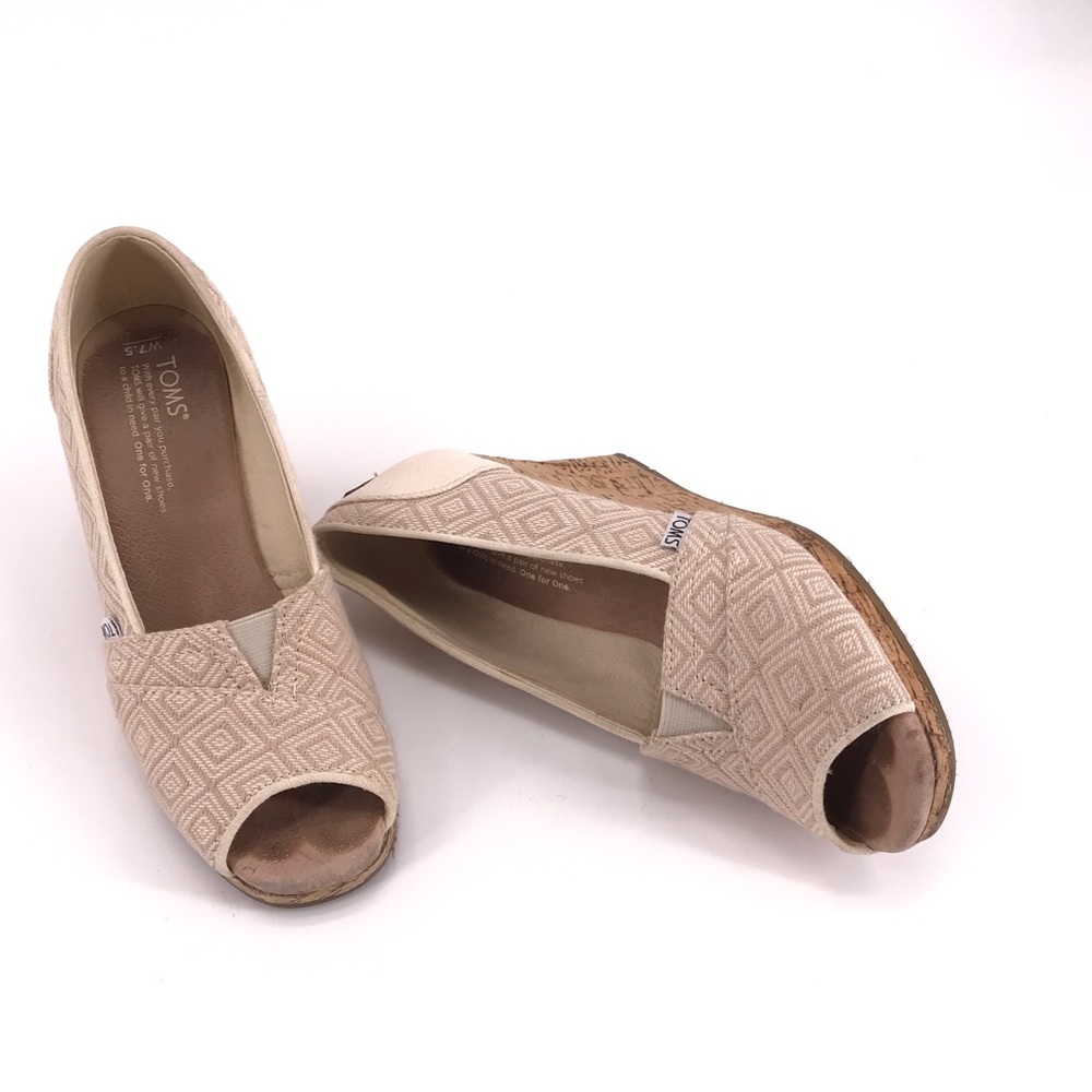 ✅TOMS Emma Wedge Peep Toe Pump Geometric Print 7.5